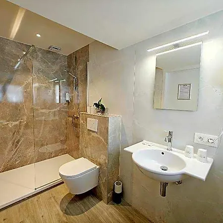 فندق Cardiff 3*