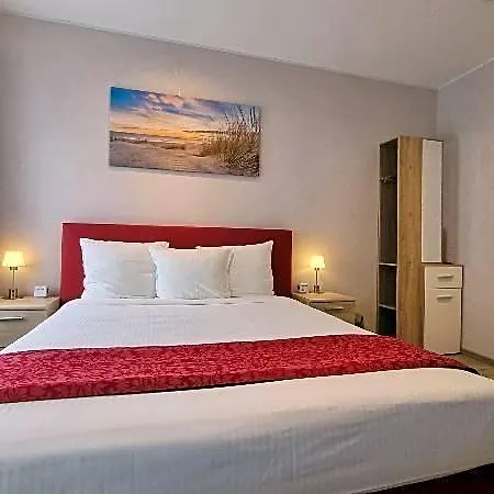 فندق Cardiff 3*